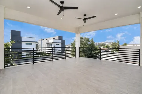 732 W 22nd Street A Houston TX 77008