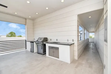 732 W 22nd Street A Houston TX 77008