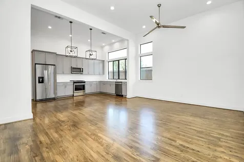 732 W 22nd Street A Houston TX 77008