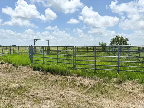 775 S Fm 441 Road Louise TX 77455