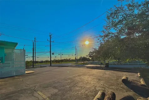 927 27th Street Dickinson TX 77539