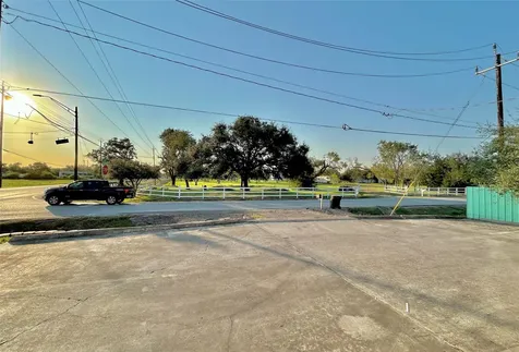 927 27th Street Dickinson TX 77539