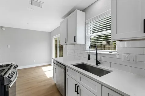 12223 Kingslake Forest Drive Houston TX 77044