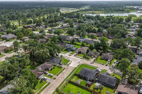 12223 Kingslake Forest Drive Houston TX 77044