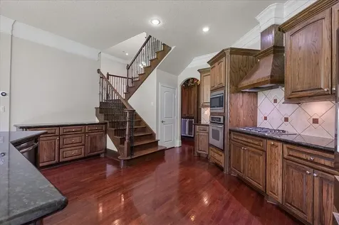 205 Del Monte Drive Friendswood TX 77546