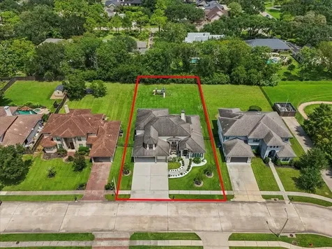 205 Del Monte Drive Friendswood TX 77546