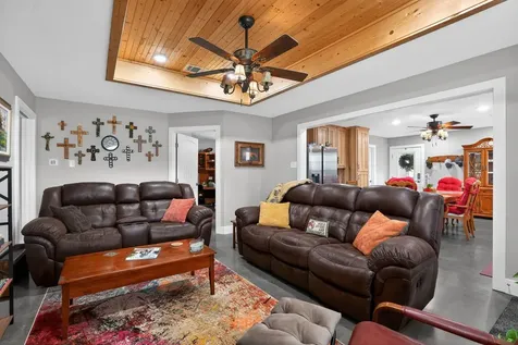 7821 County Road 460 Normangee TX 77871