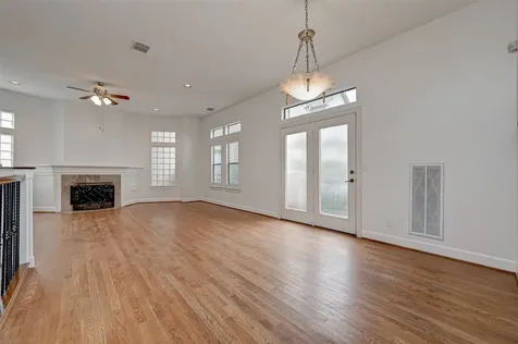 5410 Rose Street Houston TX 77007