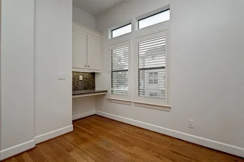 5410 Rose Street Houston TX 77007