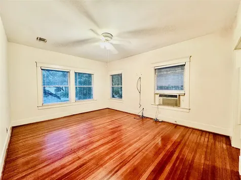 1016 W Alabama Street Houston TX 77006