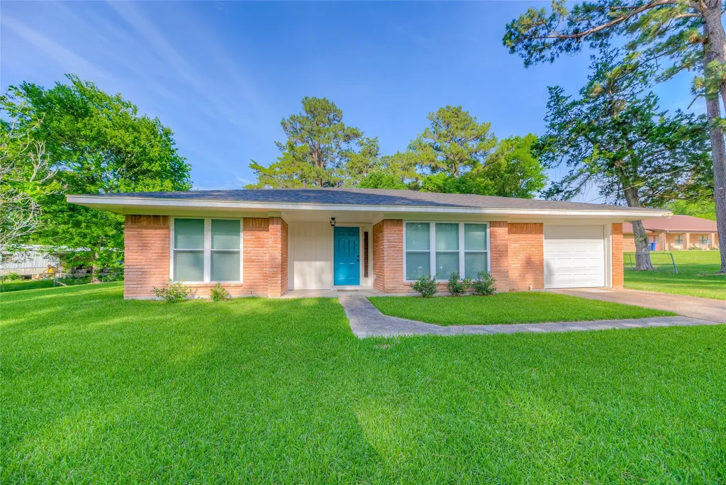 814 N Willis Avenue Livingston TX 77351