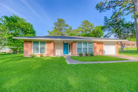 814 N Willis Avenue Livingston TX 77351