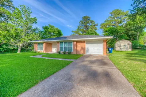 814 N Willis Avenue Livingston TX 77351