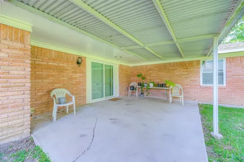 814 N Willis Avenue Livingston TX 77351