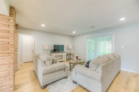 814 N Willis Avenue Livingston TX 77351