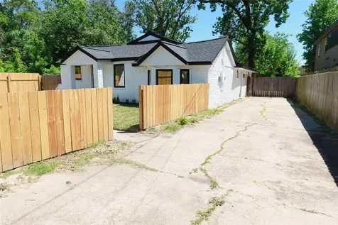 8414 De Priest Street Houston TX 77088