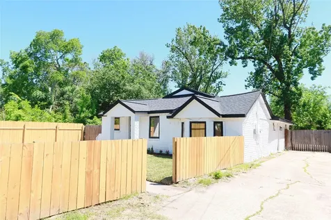 8414 De Priest Street Houston TX 77088