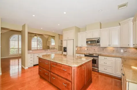 46 Grants Lake Circle Sugar Land TX 77479