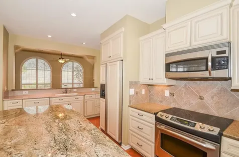 46 Grants Lake Circle Sugar Land TX 77479