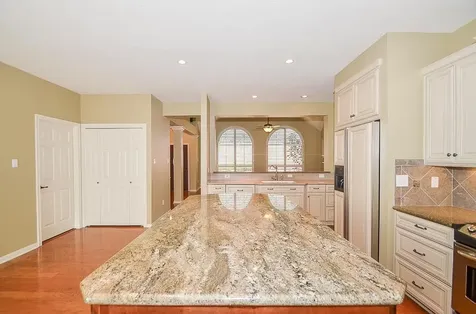 46 Grants Lake Circle Sugar Land TX 77479