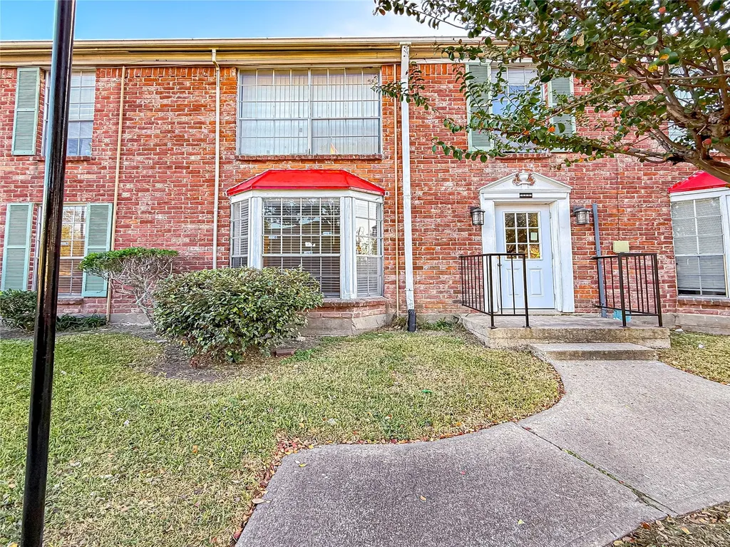 9201 Clarewood Drive 198 Houston TX 77036
