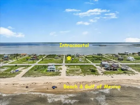 1026 N Gayle Street Gilchrist TX 77617