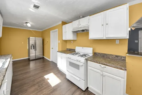 506 Thomas Avenue Pasadena TX 77506