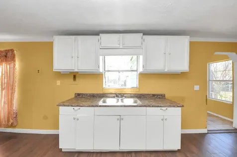 506 Thomas Avenue Pasadena TX 77506