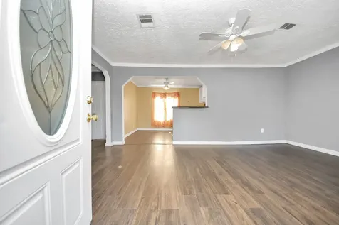 506 Thomas Avenue Pasadena TX 77506