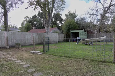 402 Alamo Street El Campo TX 77437