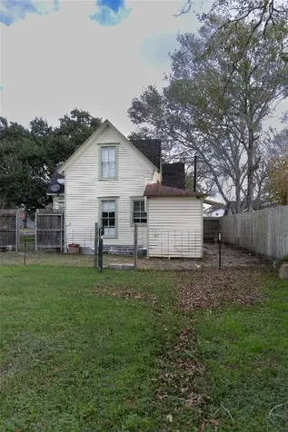 402 Alamo Street El Campo TX 77437