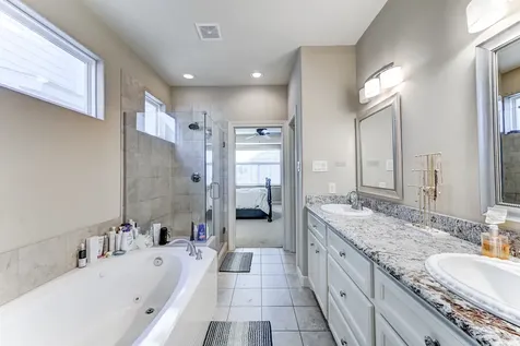 1325 W 24th Street D Houston TX 77008