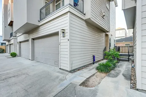 1325 W 24th Street D Houston TX 77008