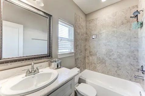 1325 W 24th Street D Houston TX 77008