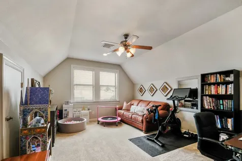 933 W 17th Street Houston TX 77008