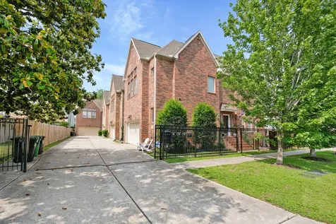933 W 17th Street Houston TX 77008
