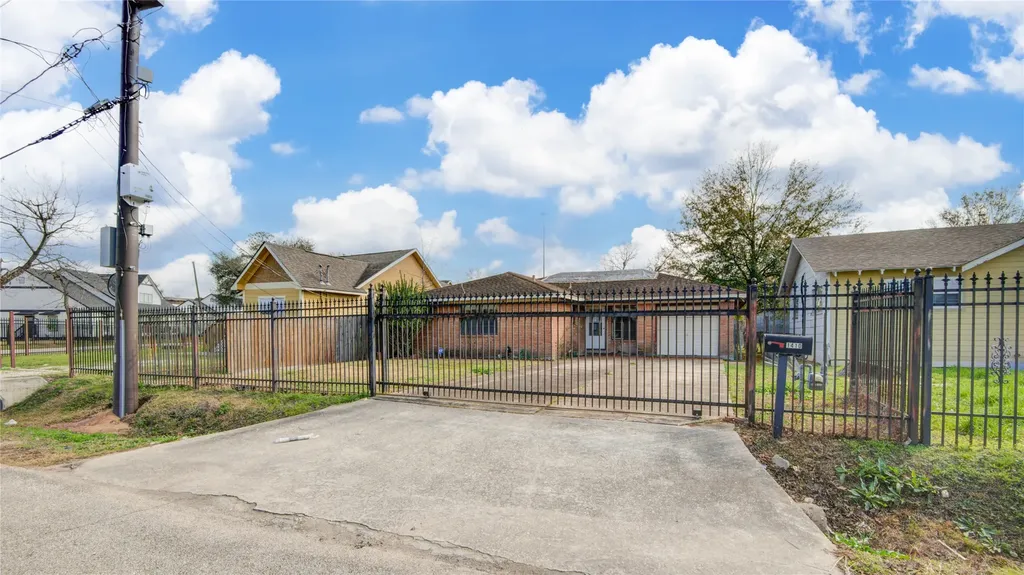 1410 Caplin Street Houston TX 77022