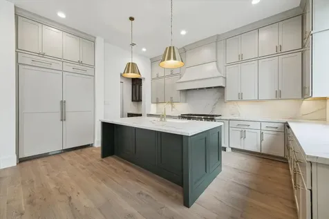 25 Wentworth Gate Path Houston TX 77027