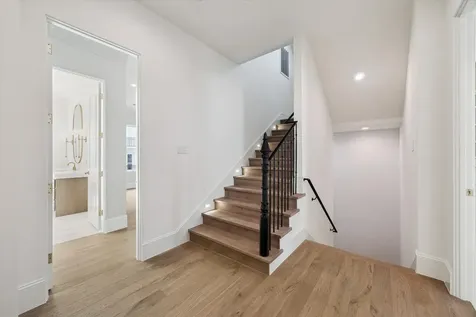 25 Wentworth Gate Path Houston TX 77027