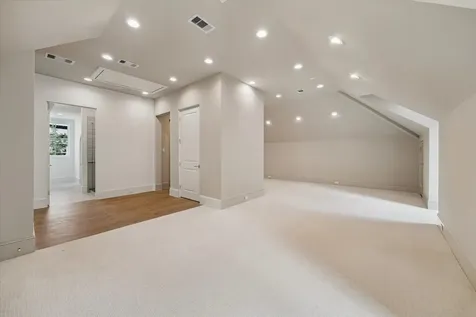 25 Wentworth Gate Path Houston TX 77027