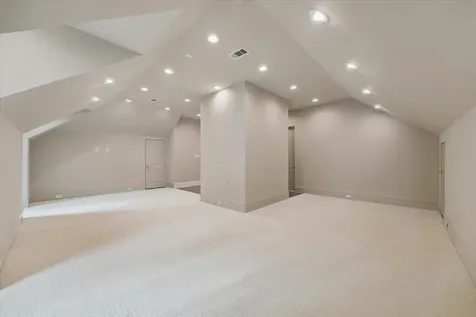 25 Wentworth Gate Path Houston TX 77027