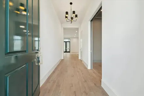 25 Wentworth Gate Path Houston TX 77027