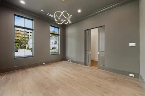 25 Wentworth Gate Path Houston TX 77027