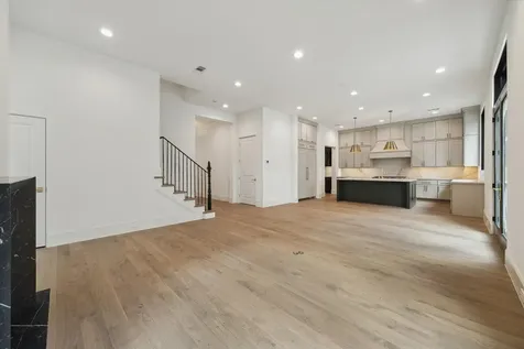 25 Wentworth Gate Path Houston TX 77027