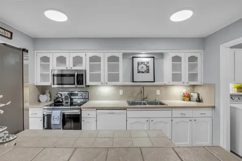 6469 Olympia Drive 66 Houston TX 77057