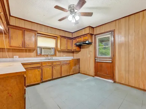 1216 N Hendrix Avenue Diboll TX 75941