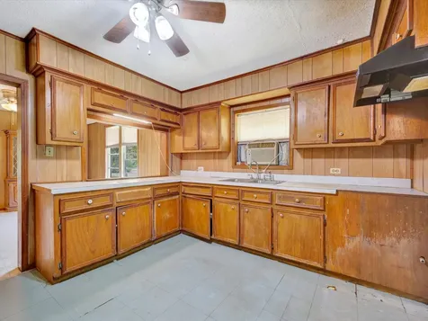 1216 N Hendrix Avenue Diboll TX 75941