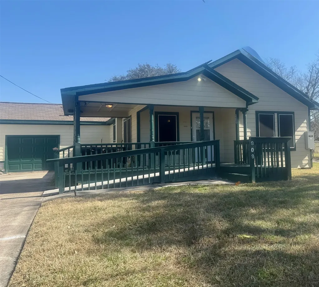 909 Dutch Street Deer Park TX 77536