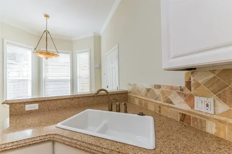 618 Detering Street Houston TX 77007