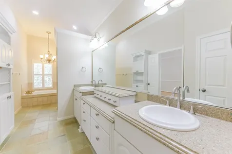 618 Detering Street Houston TX 77007